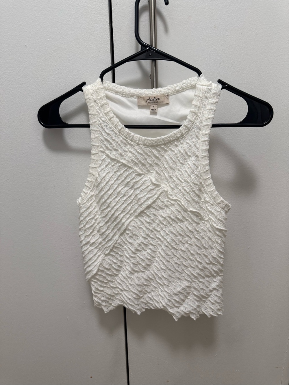 Atelier by Kirious White Textured Racer Tank Top, S